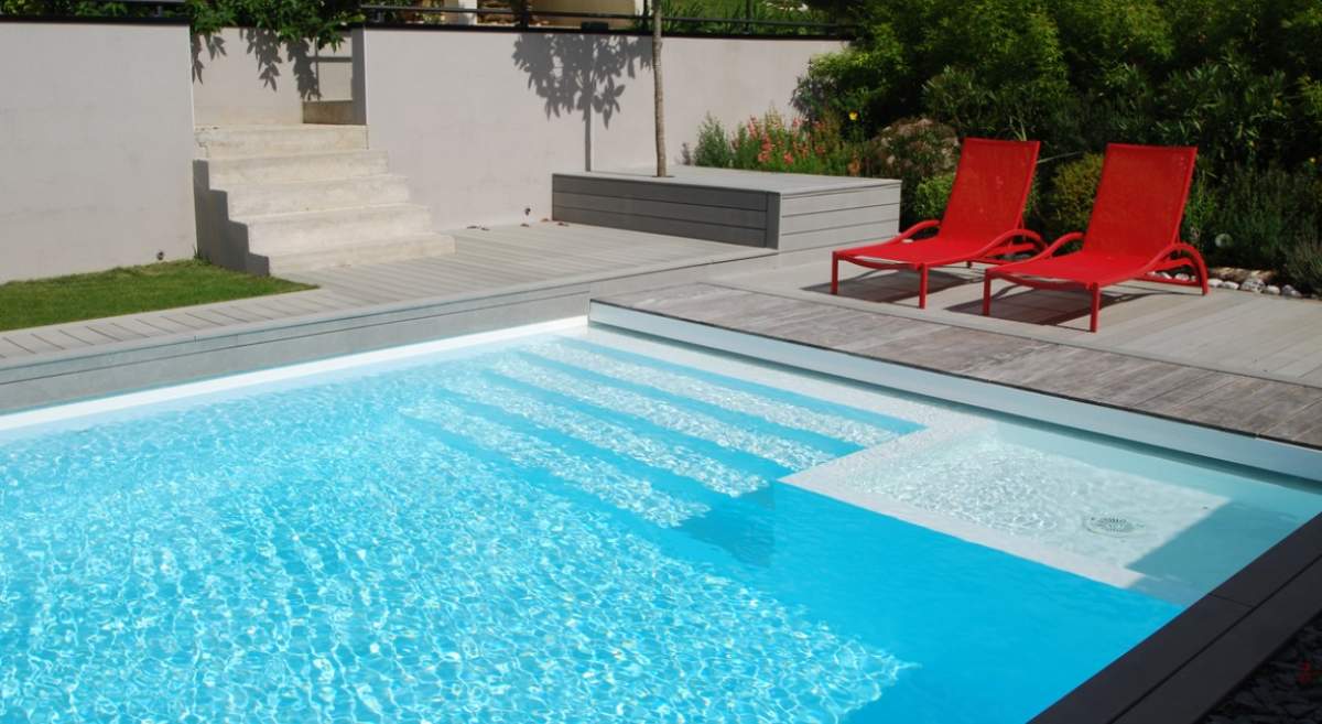 Construction et finitions d’une piscine : les étapes à ne pas manquer